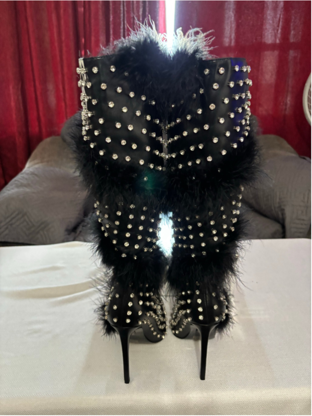 Women's Azalea Wang Black Rhinestone Fur Heeled Boots Size 8.5 - Picture 2 of 4